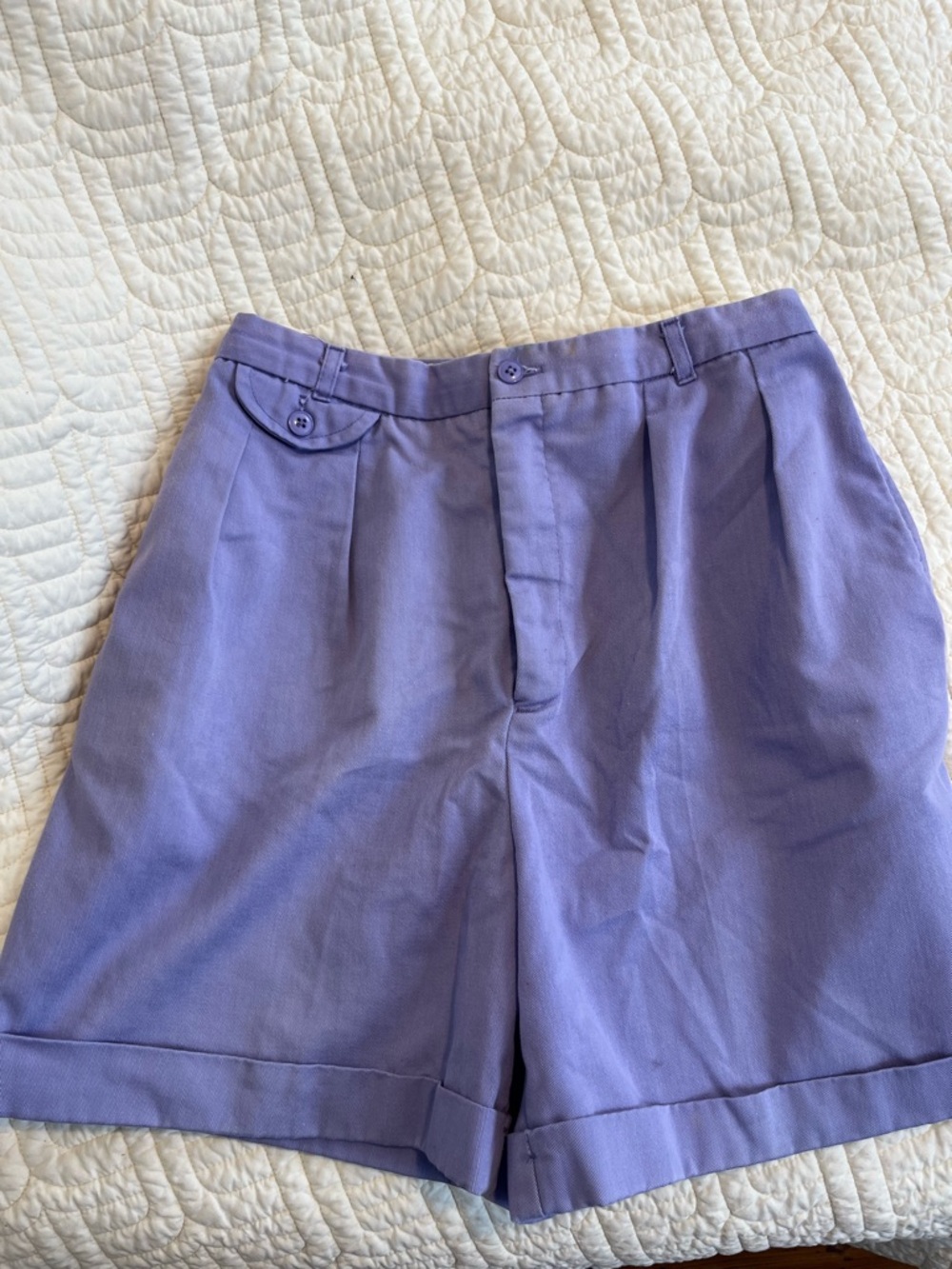 EUC vtg dress shorts/chinos, pleated, high rise - Lavender